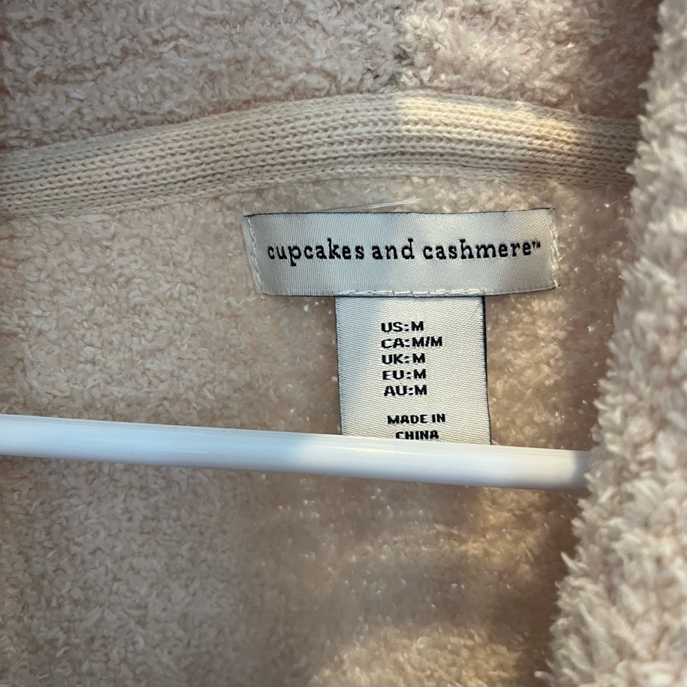 NWT Cupcakes & Cashmere Cozy Knit Beige Cardigan Size Medium - Picture 5 of 7